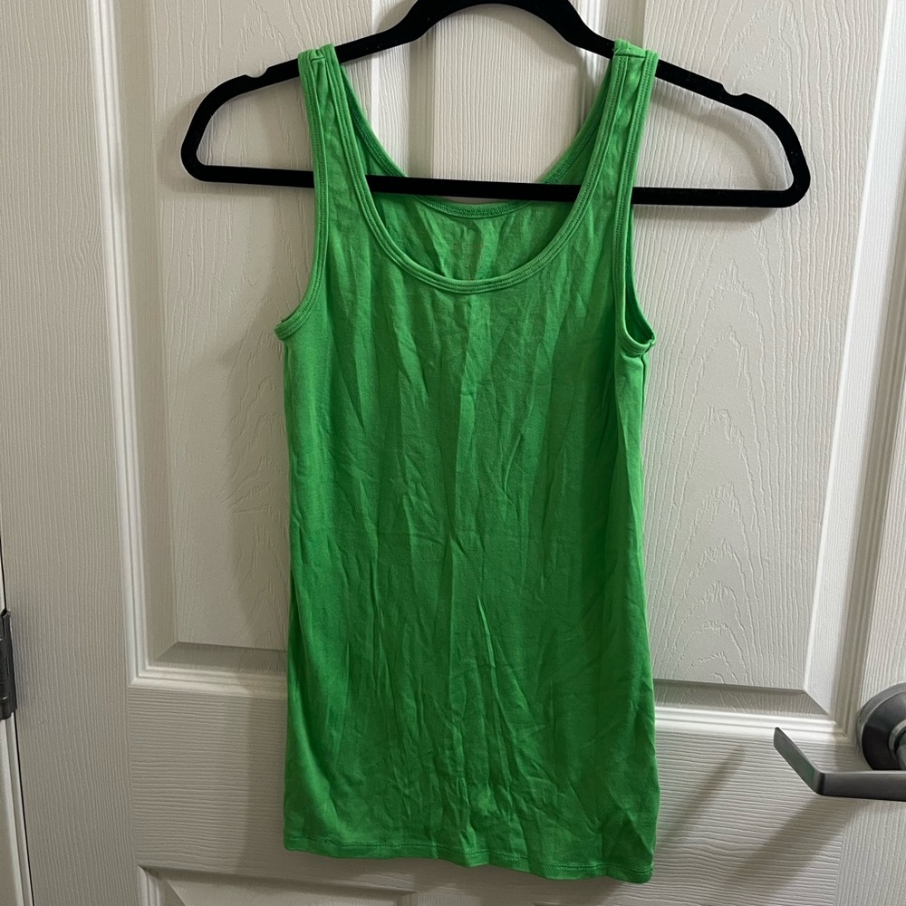 Green tank top size M